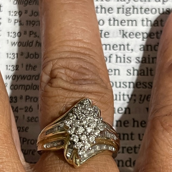 Solid yellow gold diamond ring - Picture 2 of 7